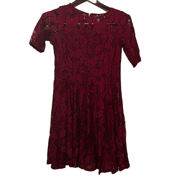 Dresses & Skirts - Ryan Michelle Midi Floral Lace Lines Dress Small